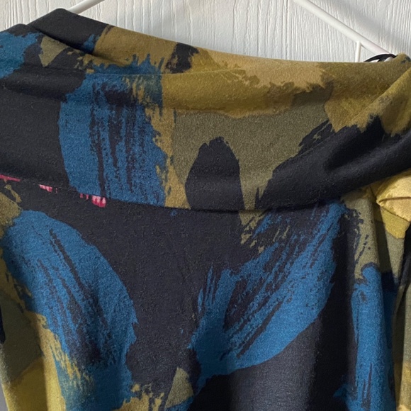 Le Chateau Dress - Picture 2 of 5